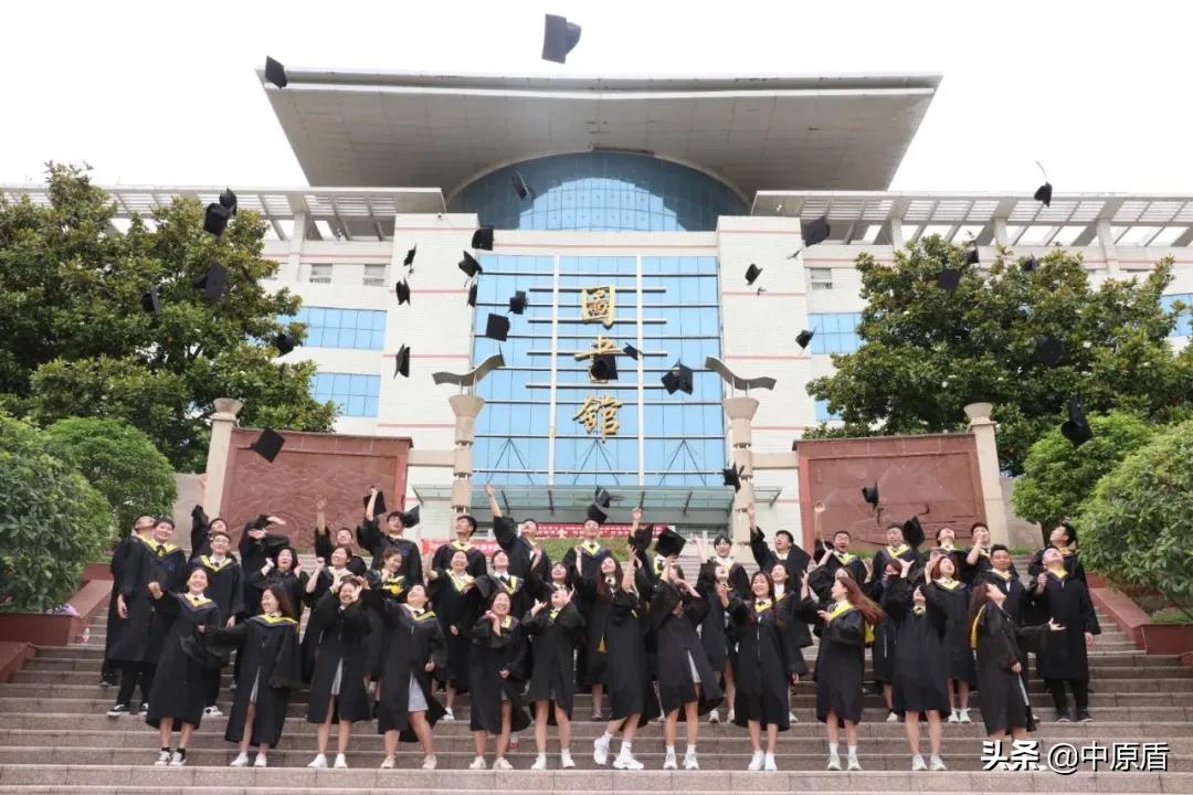 大片来袭！河南各高校凹造型毕业照绝对惊艳到你