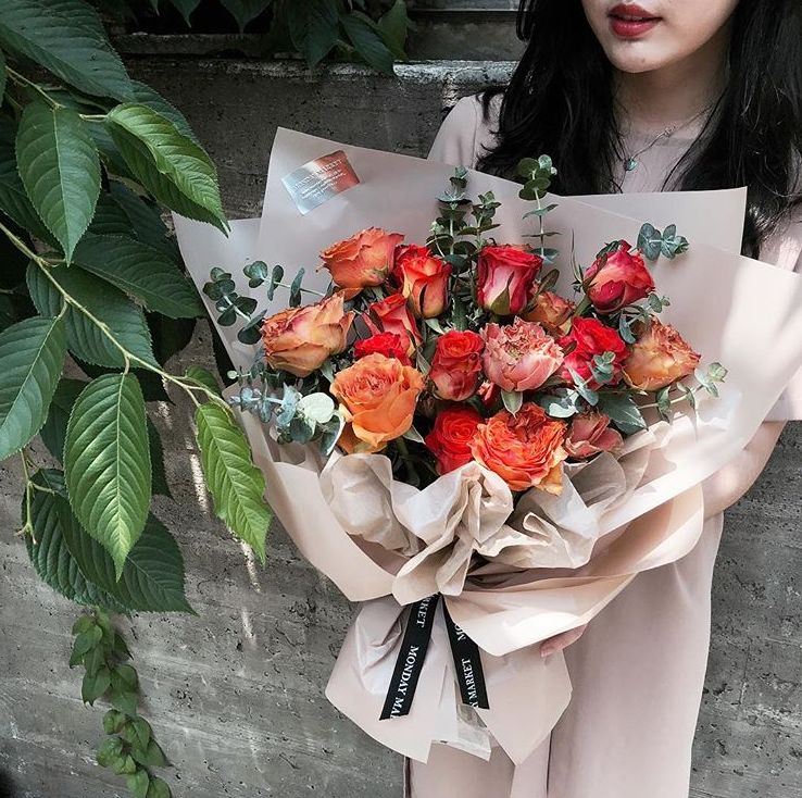 三八女神节送女生花代表什么,女神节送一朵玫瑰花合适吗