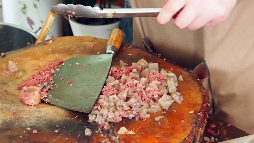 河间驴肉火烧与保定驴肉一样吗,保定市内最好的河间驴肉火烧