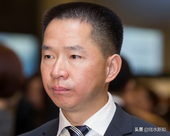 同样是“抄袭”，海澜之家赚34亿，它却巨亏20亿，关店4000家