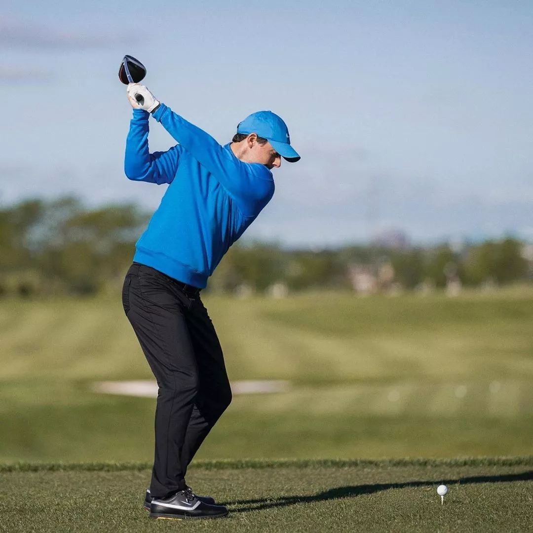 职业球手为什么不花里胡哨,为什么职业球手打球都沉大臂