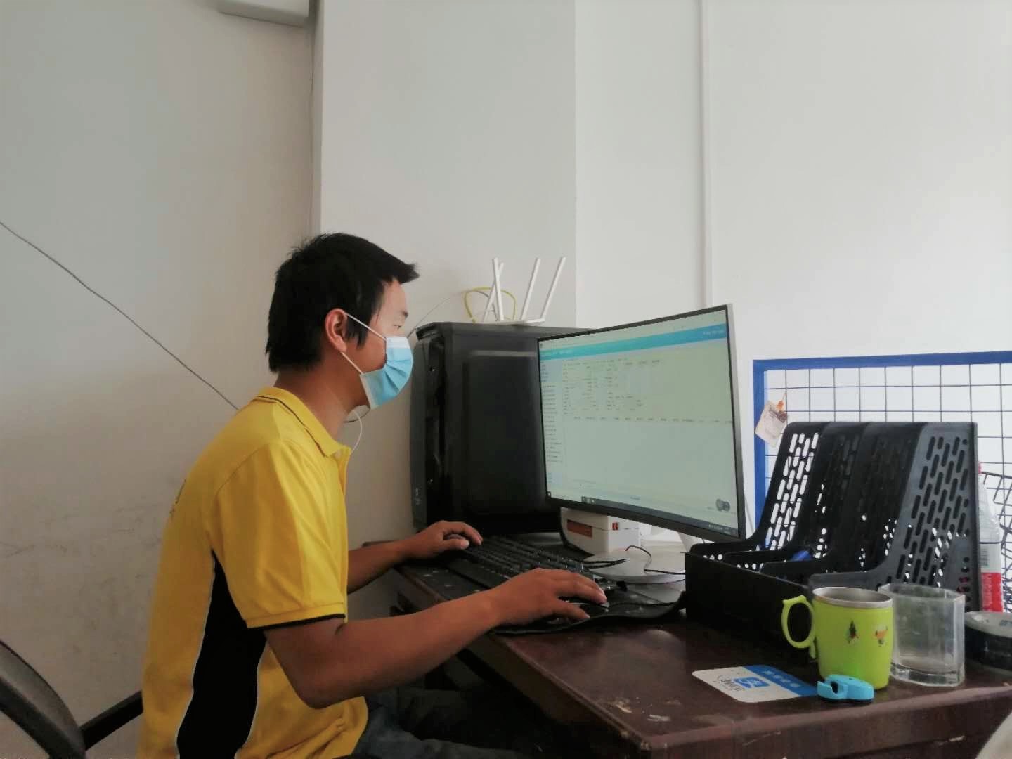 武汉快递小哥月入3万,武汉76个日夜后重启归来