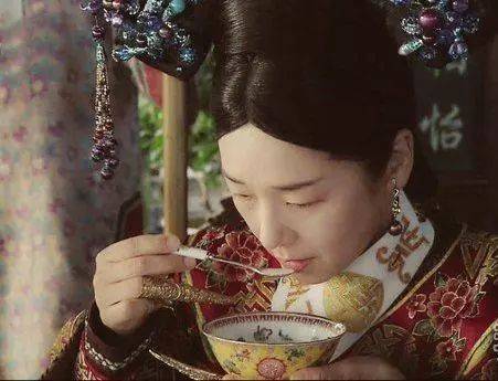 世界上最节俭的女人,世界上最败家女人