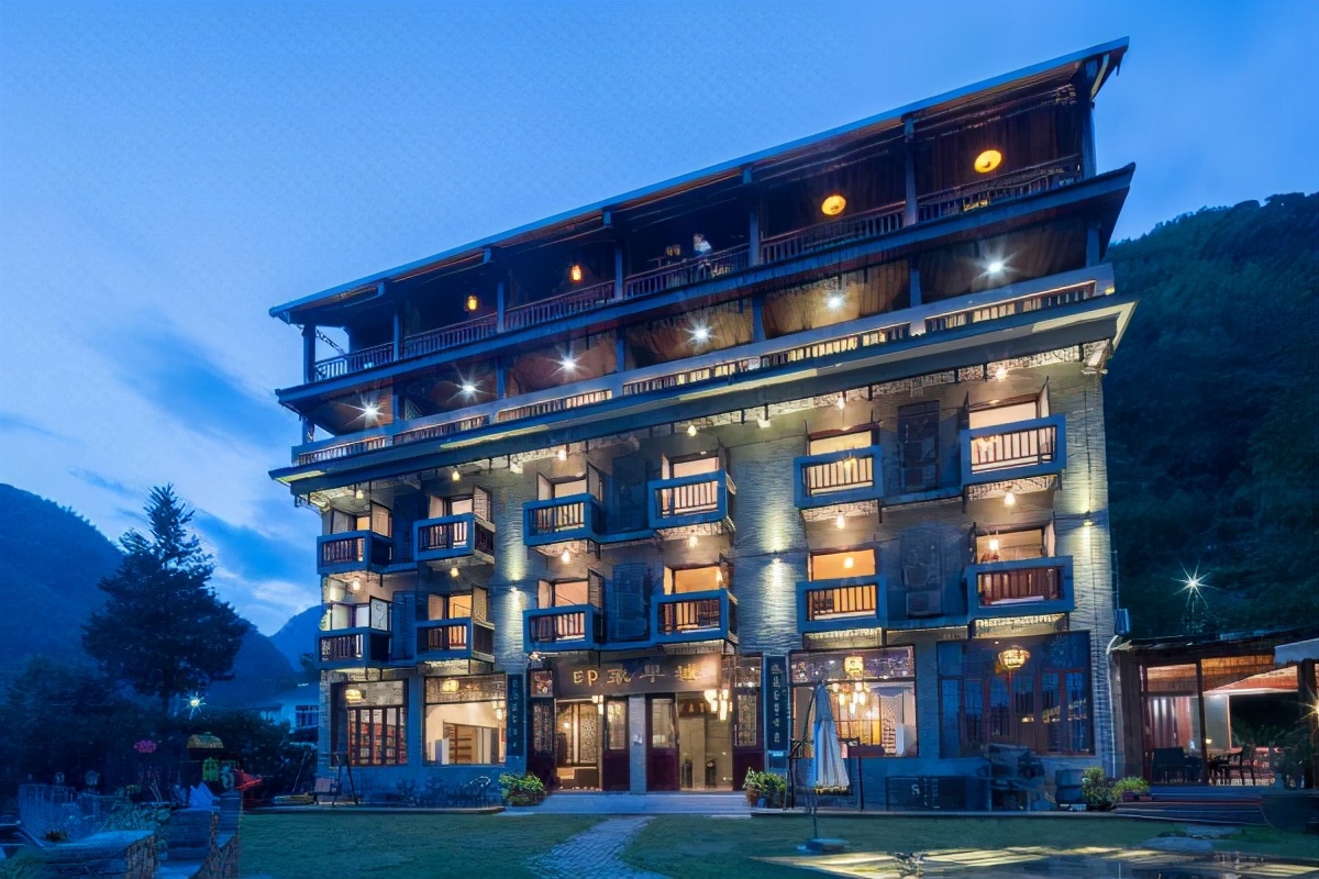 男女住酒店违法吗,男女自愿同住酒店合法吗