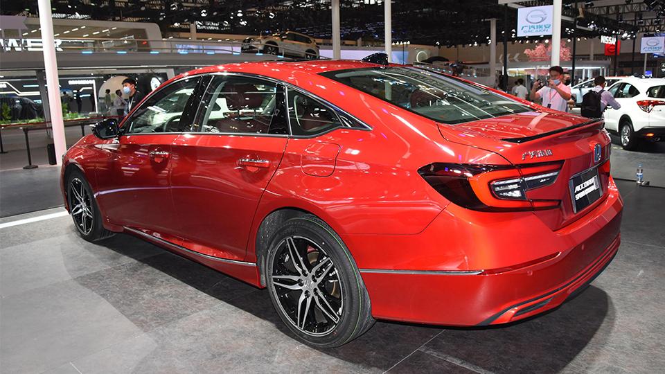 最新款本田雅阁还值得买吗,雅阁车主再换车换什么