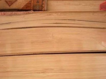 瓷砖地板开裂起拱,家里地板拱起了怎么办