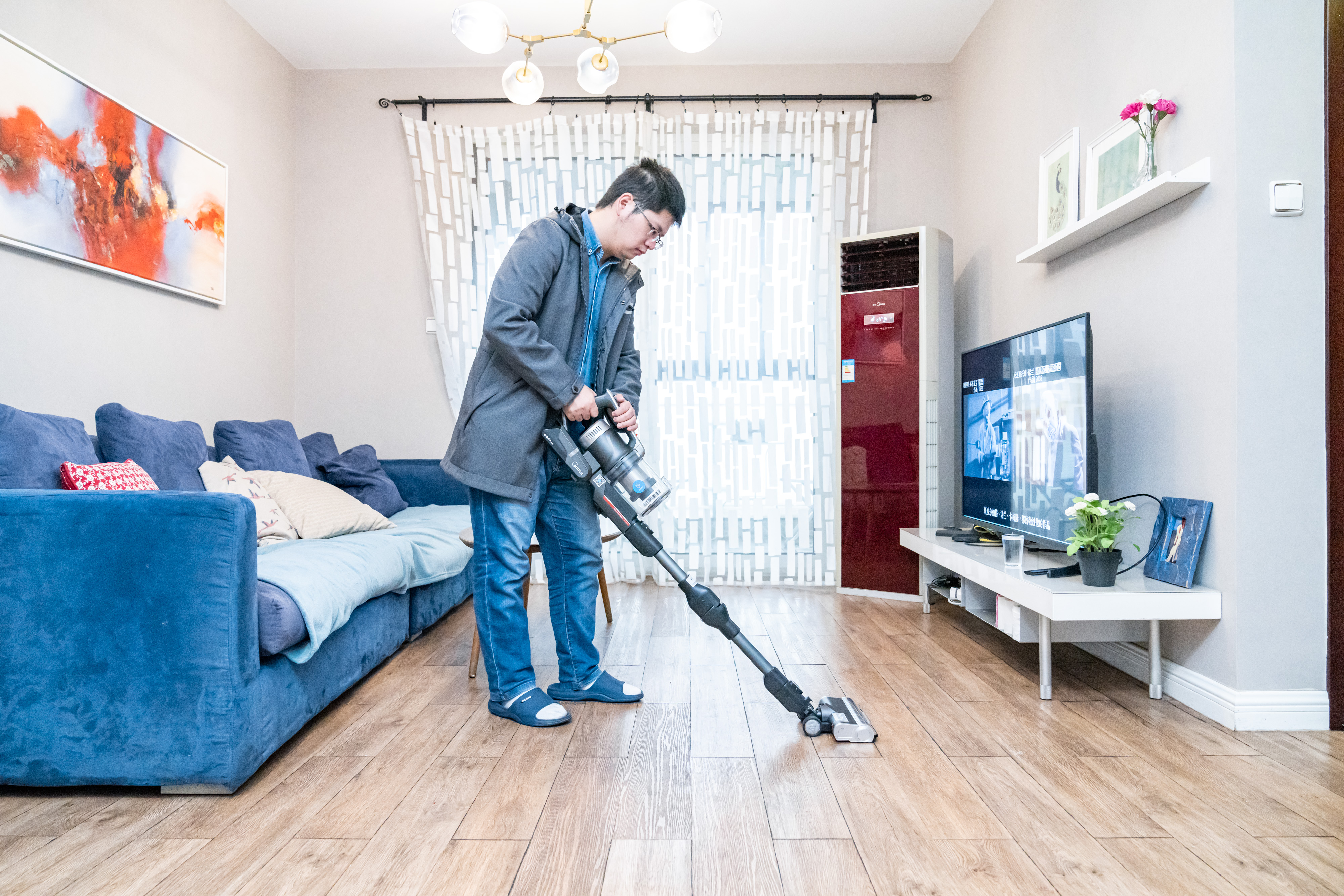 吸尘器强力清洁全家,家用无线吸尘器全屋一机更高效