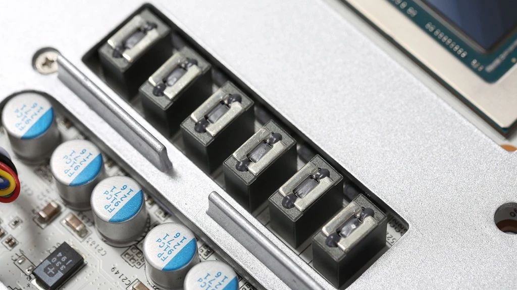 入门级显卡和高端显卡的区别,入门级显卡和核心显卡有啥区别呢