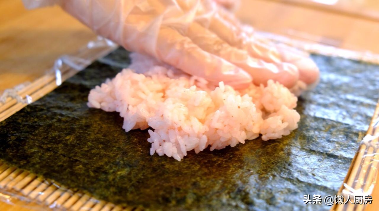 想吃寿司不用买，这是懒人寿司的做法，不用担心不会卷，好看好吃