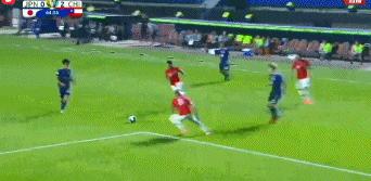 梅西四两拨千斤挑射打杆破门,梅西扳平比分比达尔