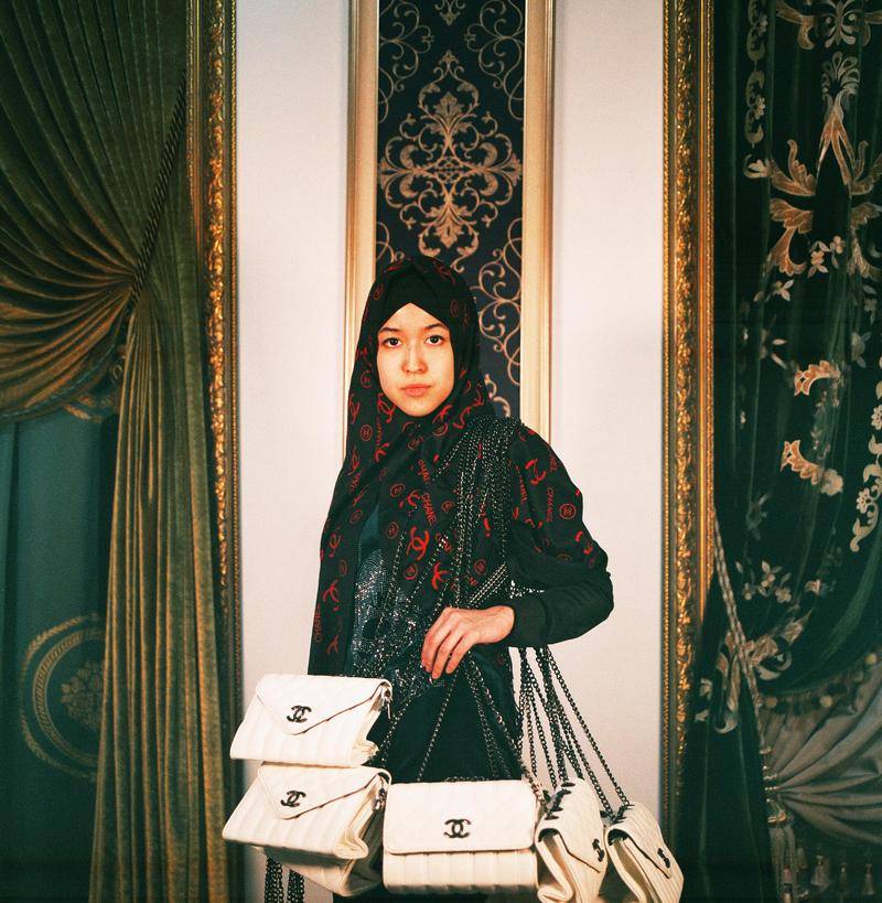 那些穿着Abibas的人，正在用半价买下全世界