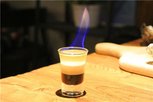 鸡尾酒喝多少会醉,教父鸡尾酒怎么喝