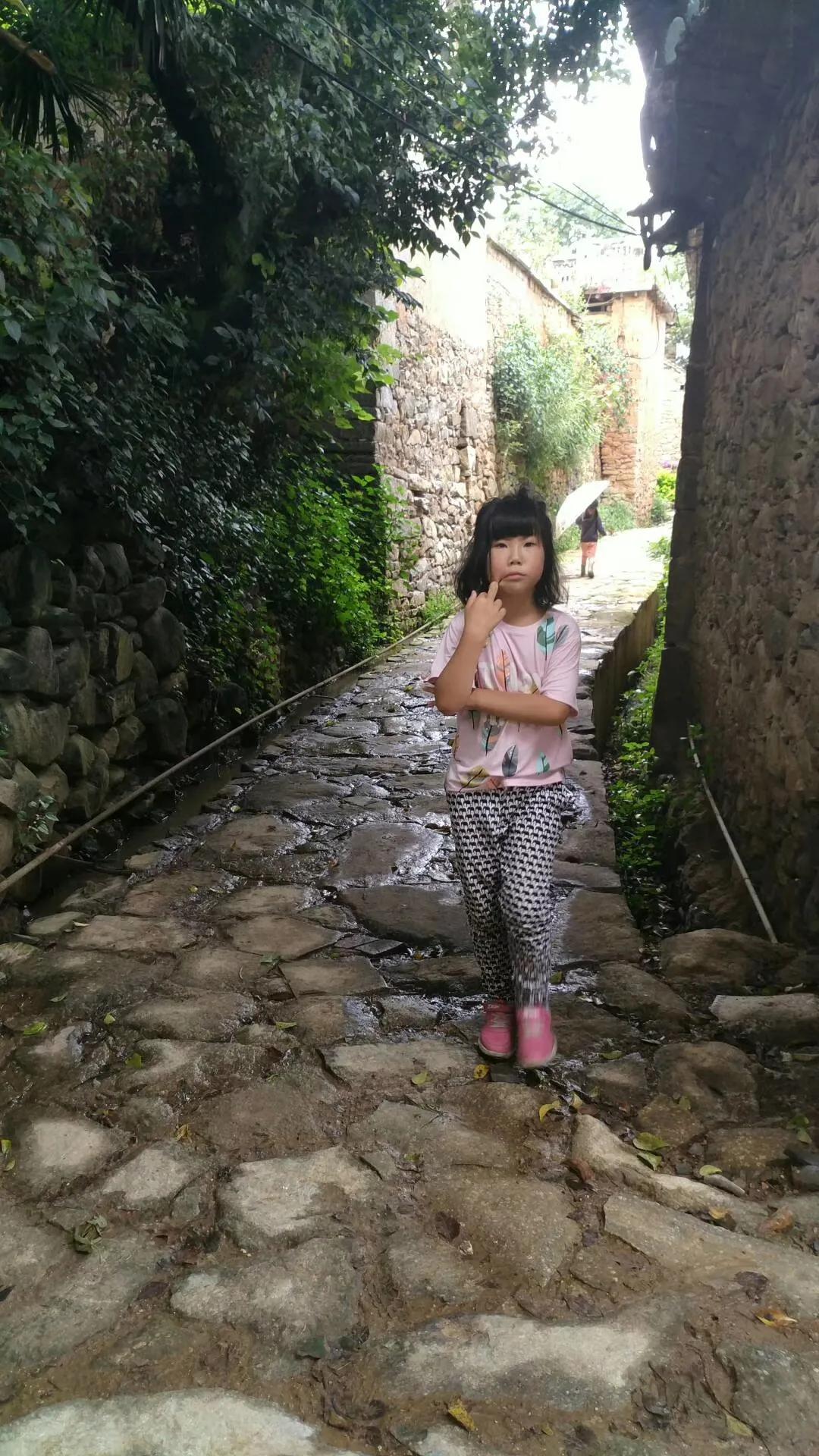 一家三口的田园生活,一家三口在大理的田园边租房15年