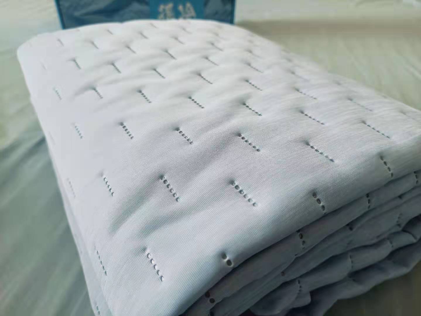 炎炎夏日每晚深睡，你需要滑滑软软香香冰冰的被