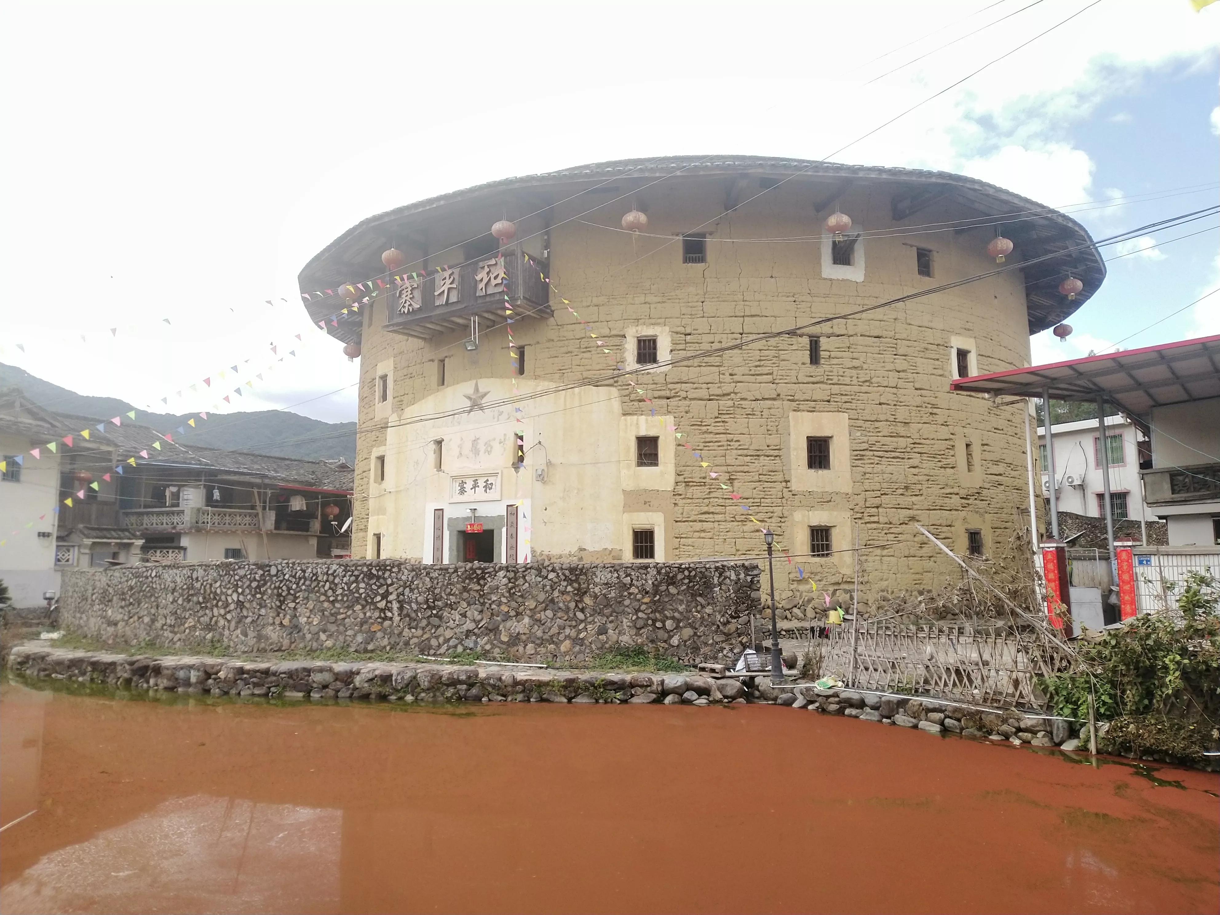 家乡的土楼作文500字,春节南靖土楼家乡的风俗