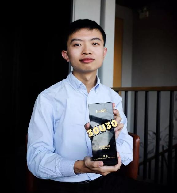 火遍媒体！南京90后CEO：没毕业就开公司，登上福布斯中国精英榜，获7项国家专利！
