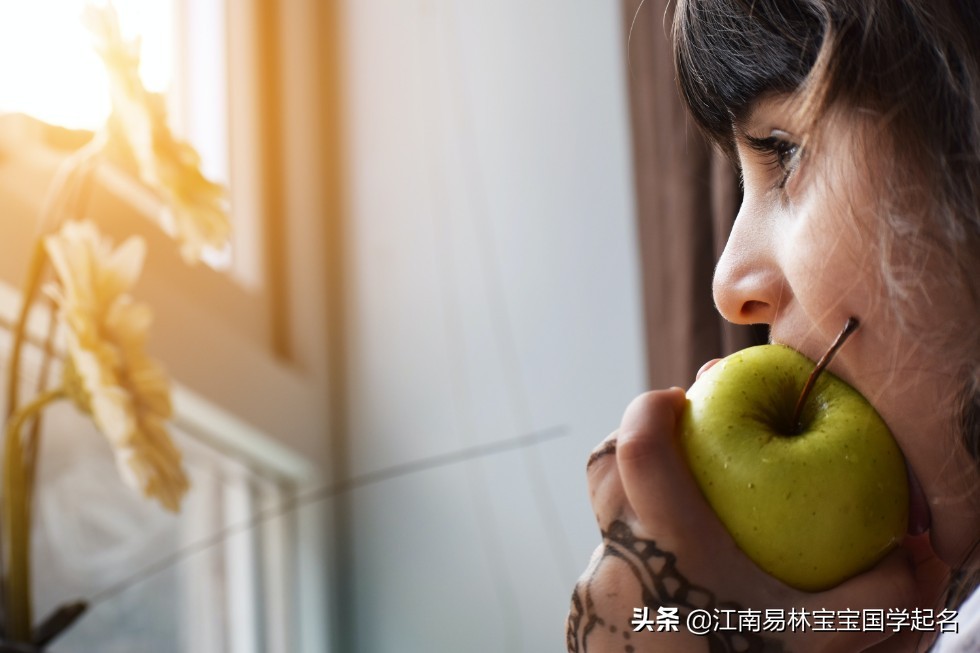 唐诗宋词儒雅大气的三字男孩名字,名字中带有辞的古风男孩名称