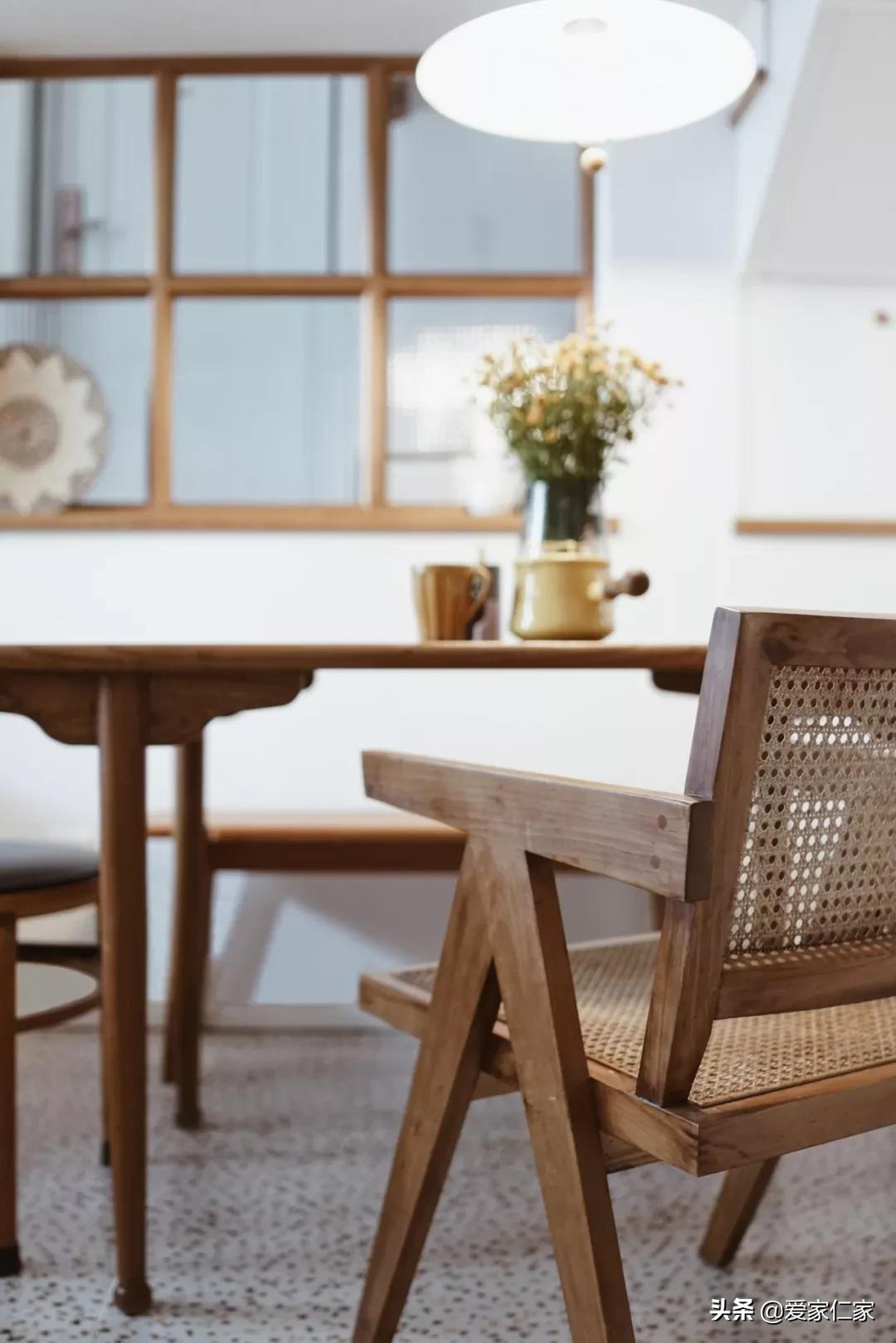 她买下32㎡上海老旧学区房，为女儿打造小桃园，20㎡超舒适大庭院