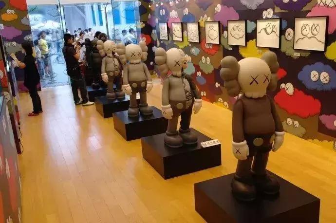 扎心了，年轻人！被优衣库们榨干钱包的真相，你可能想不到