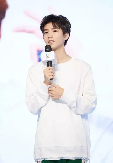 王俊凯显露高情商,王俊凯的高情商瞬间