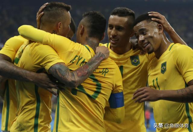 梅西难掩颓势尽显王者风范,梅西负重引体向上