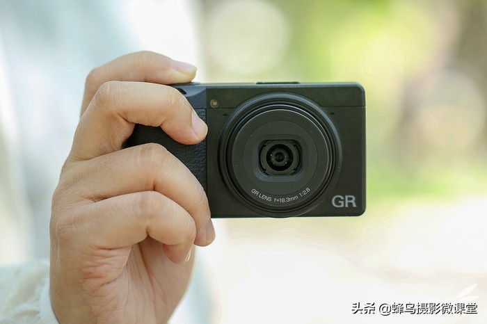 相机测评：理光GR3扫街拍照神器6199元买的不只是情怀
