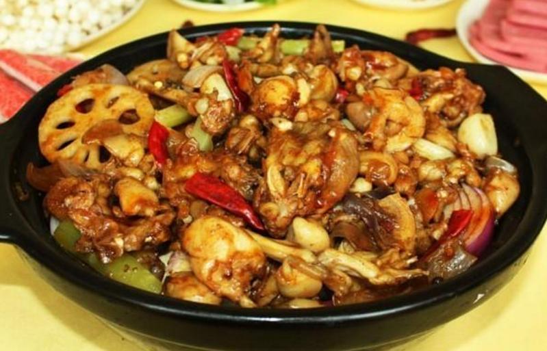 重庆鸡公煲相传是哪里人制作的,重庆鸡公煲是重庆人做的吗