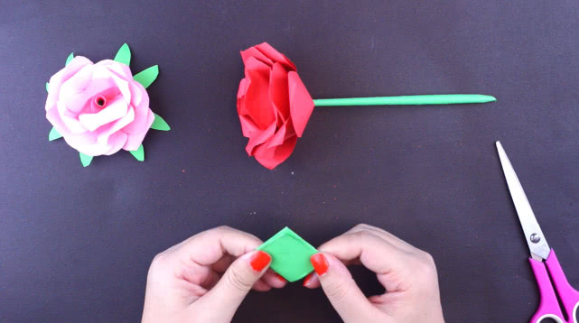 手残*党**也能学会的玫瑰花折纸，情人节送给女神惊喜，手工折纸详解