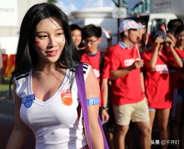 国足5比0胜马尔代夫神预言,变色龙打挑战强吗