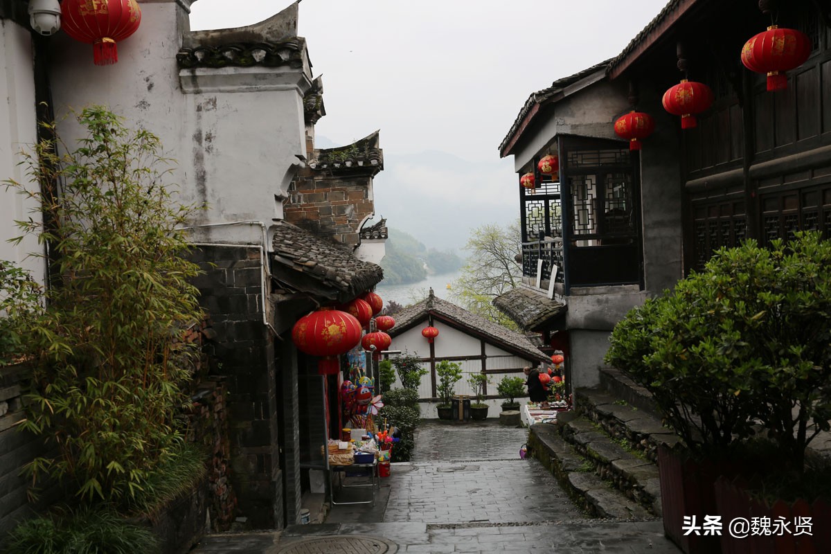 石泉后柳古镇：坐大游船划小木船游汉江，走进老街吃腊肉吃鱼