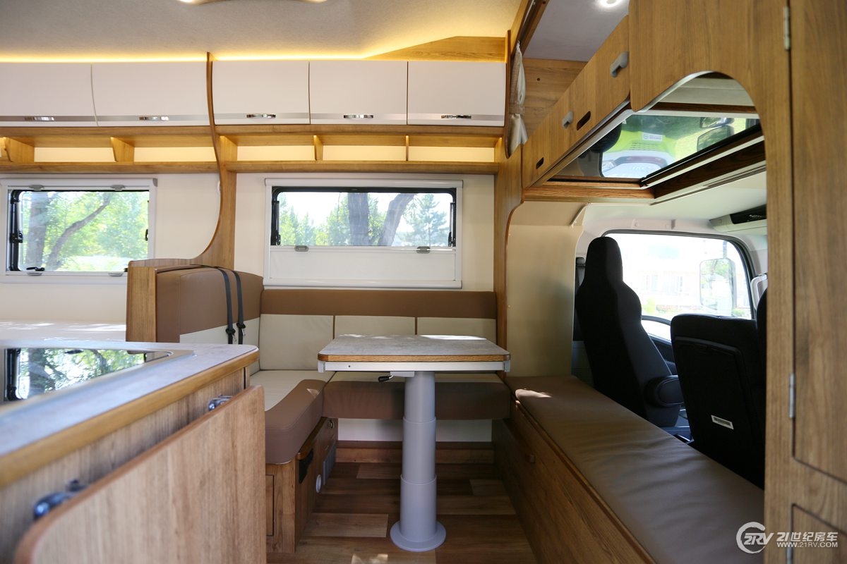 房车大全20-30万的c型房车新选择,房车大全20-30万的c型房车详解