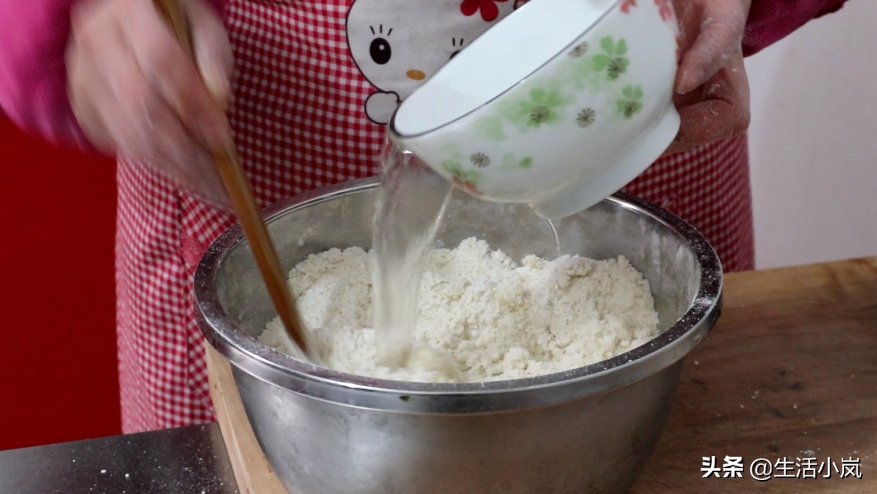 怎么炸软麻花里软外酥,炸出香脆的麻花