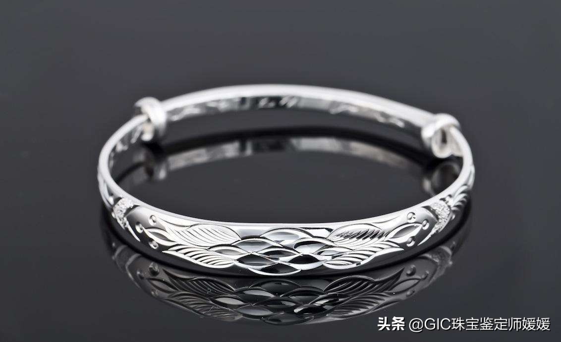 银饰品变黑和保养,银首饰变色了怎么清洗