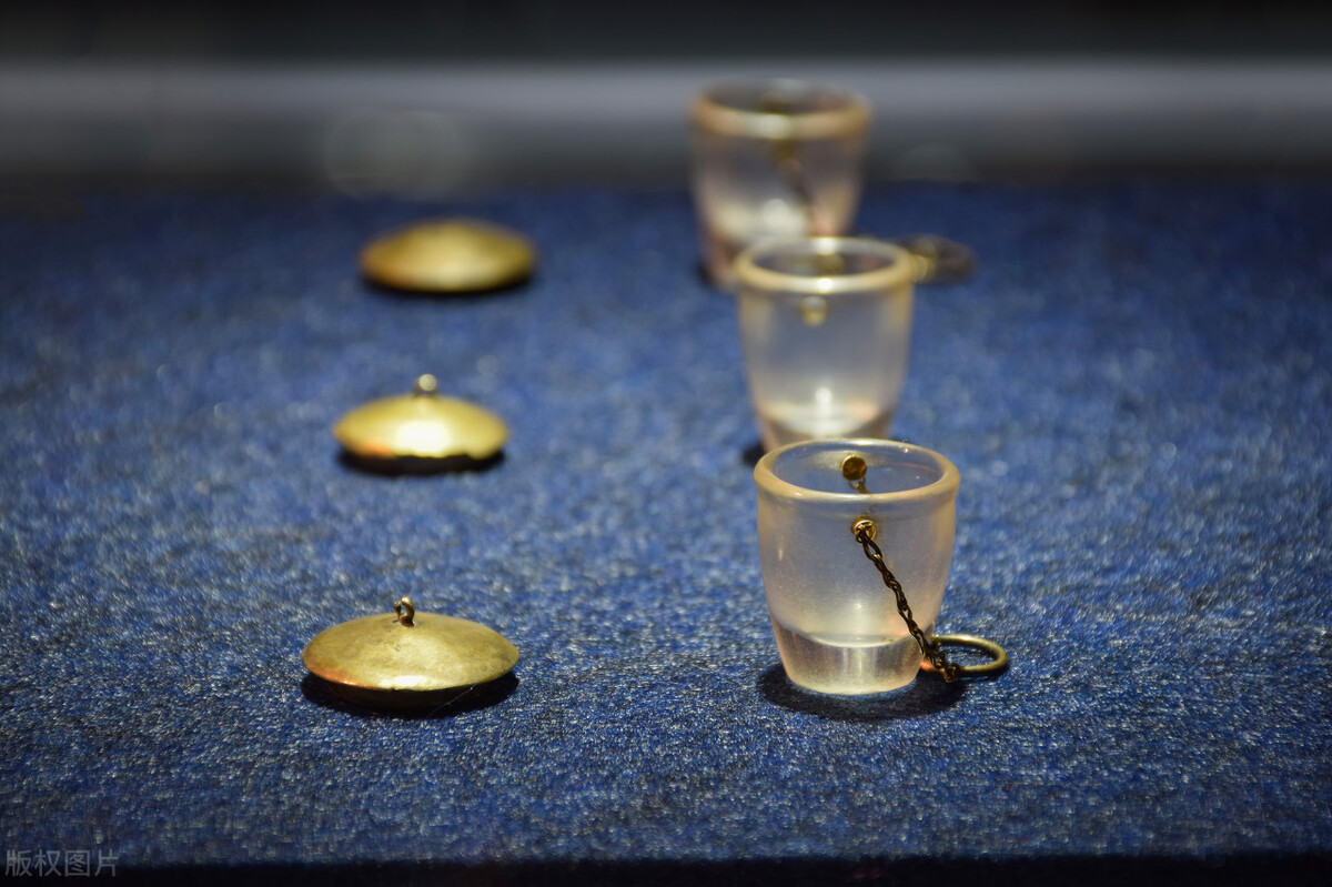 问材·水晶:照见杯中物