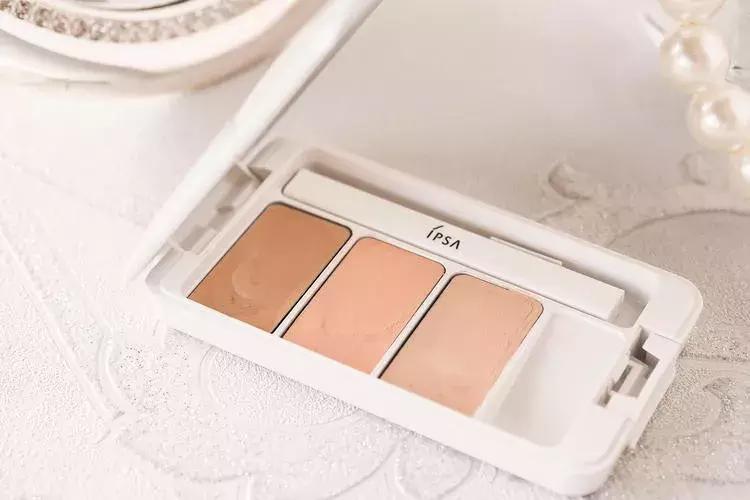 这瓶化妆水解决了白领90%的肌肤问题，日本小姐姐的秘密*器武**