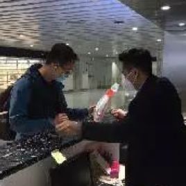 “代购”“厨子”“保洁”“学生”集齐一身，免税人全员出击