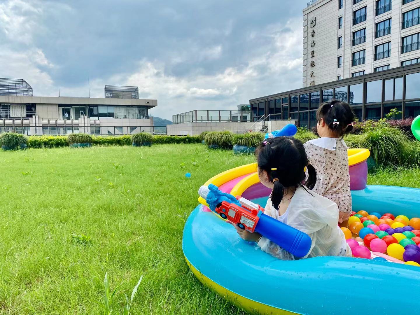 国庆香格里拉旅游住宿推荐攻略,国庆旅游人山人海香格里拉