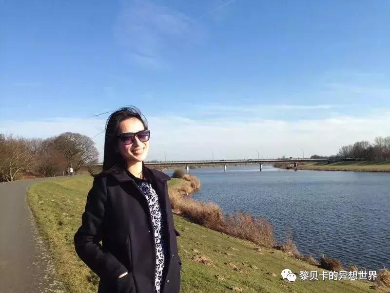 她们说穿过最满意的一件大衣，是这件！