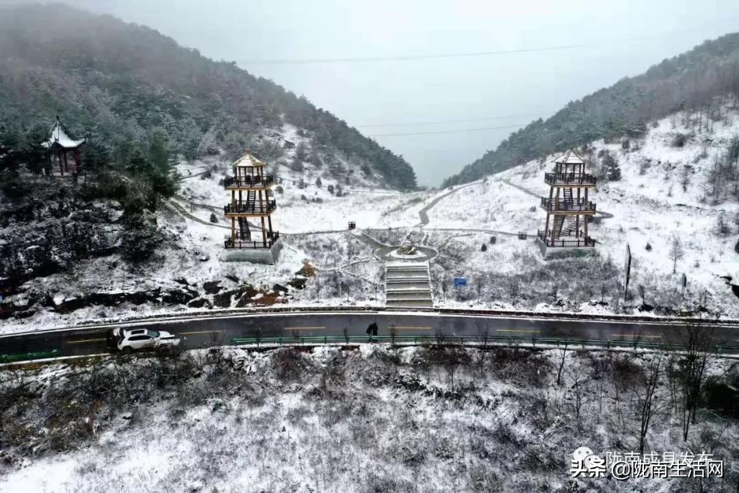 我叫成县,这是我2019年的自拍照