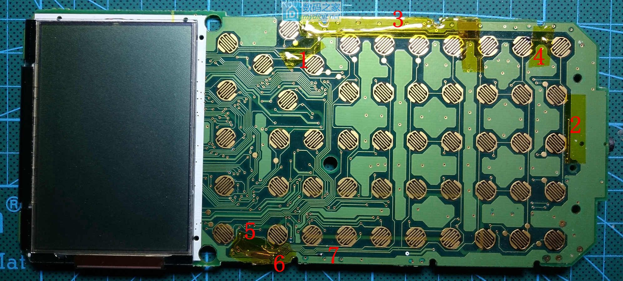 技术大佬秀操作！德州仪器TI-89图形计算器拆机维修及CPU超频