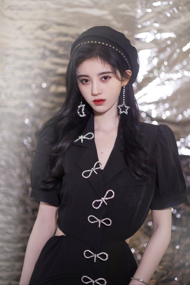 鞠婧祎被质疑穿山寨回放,鞠婧祎疑穿山寨衣服