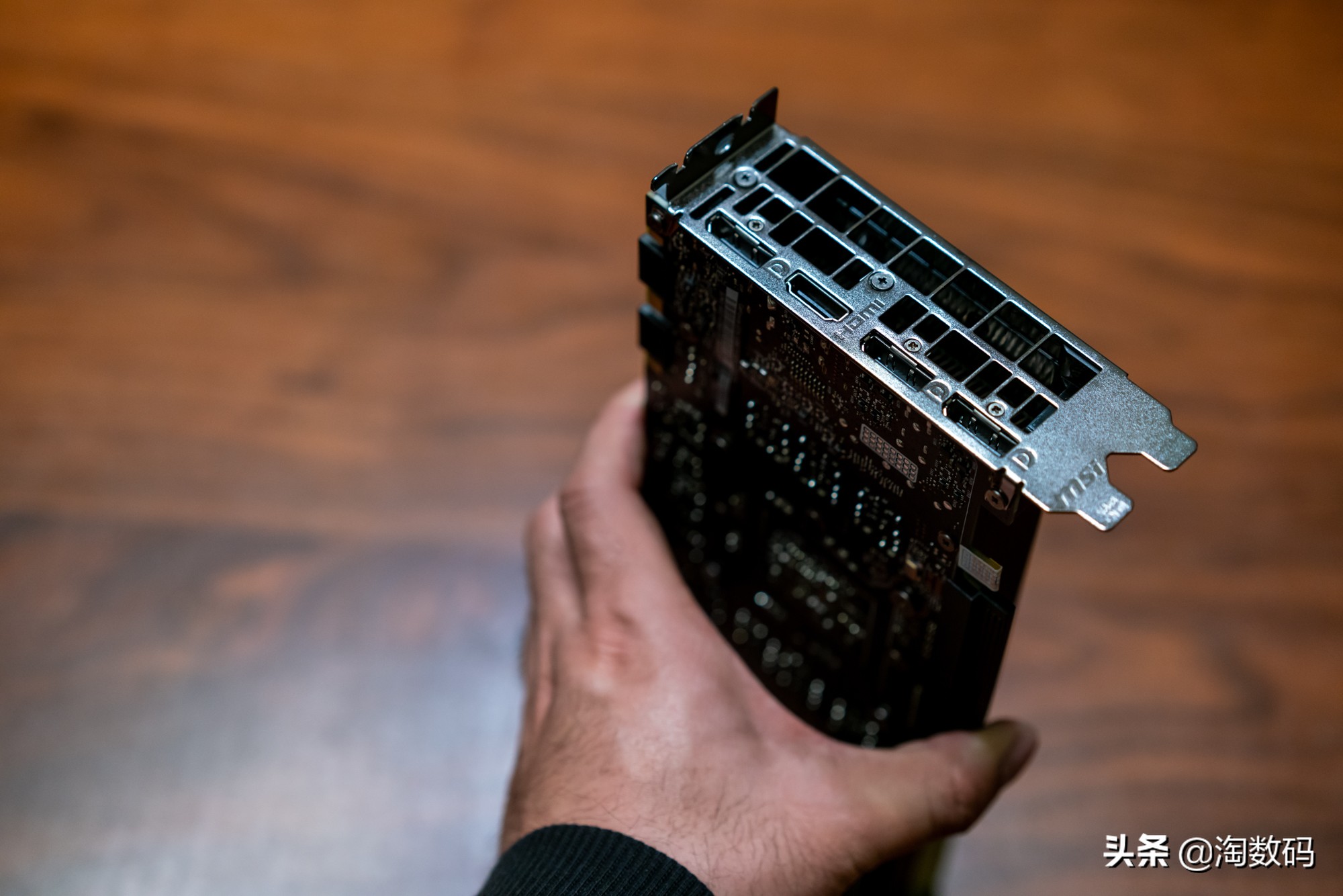 微星1080ti11gaero,微星1080aero显卡测评