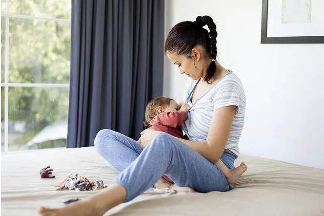 2岁宝宝夜醒求安慰怎么解决,2岁宝宝夜醒哭闹怎么回事