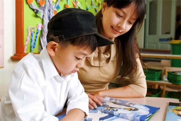 怎么给小孩取名好听好记的名字,孩子的名字起名技巧与方法大全