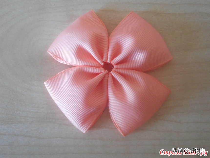 丝带儿童头花蝴蝶结手工制作过程,丝带蝴蝶结头花制作教程