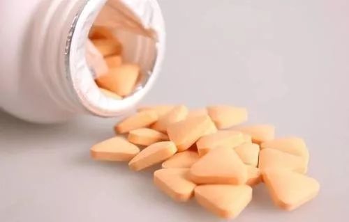 吃进去的药又吐出来了还有效吗,吃进去的药又吐出来了要重吃吗