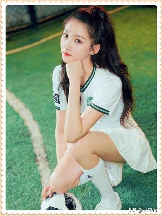 21岁关晓彤和迪丽热巴同台,江疏影和关晓彤友谊