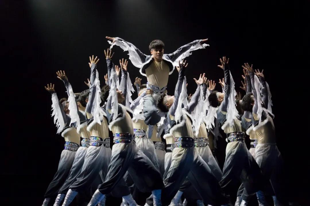 南京“超豪华”大学：别墅宿舍，配备电梯、空调、独卫，坐拥影院、游泳馆、健身房！