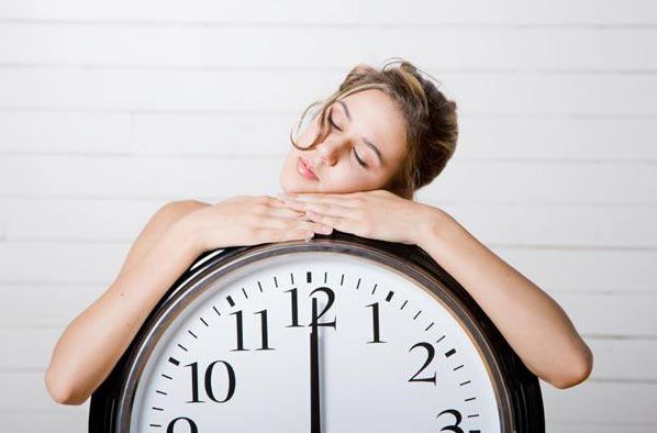 系好腰带的方法,系腰带护腰