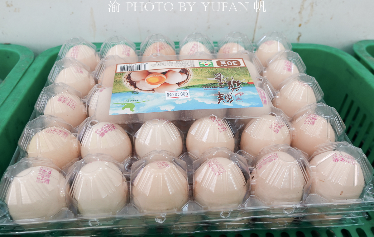 闲逛老店林立的澳门十月初五老街,菜市场的菜价有些出乎意料